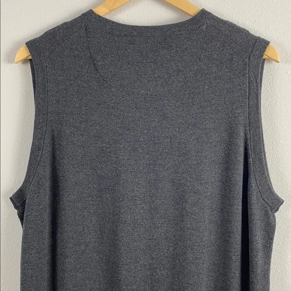 Nordstrom Men’s Shop Extra Fine Merino Wool Sweater Vest | V Neck | Dark Gray - Picture 5 of 13